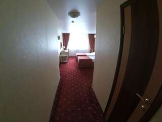 Гостиница AMAKS Юбилейная Тольятти Тольятти Двухместный номер с 1 кроватью или 2 отдельными кроватями AMAKS-4